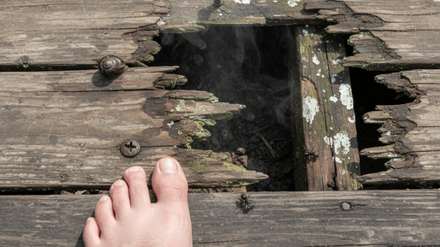 ハンズマンウッドデッキ 床板にベニヤ板は使用できるのか